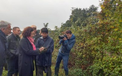 Premier agriculteur certifié par le “Label Haie” en Mayenne, en présence d’Emmanuelle Wargon